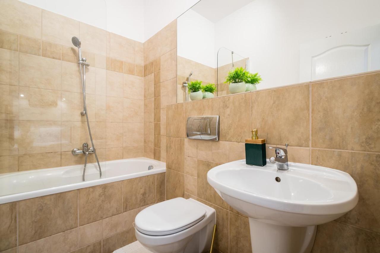 Royal City Apartment 2 Krakow Bagian luar foto